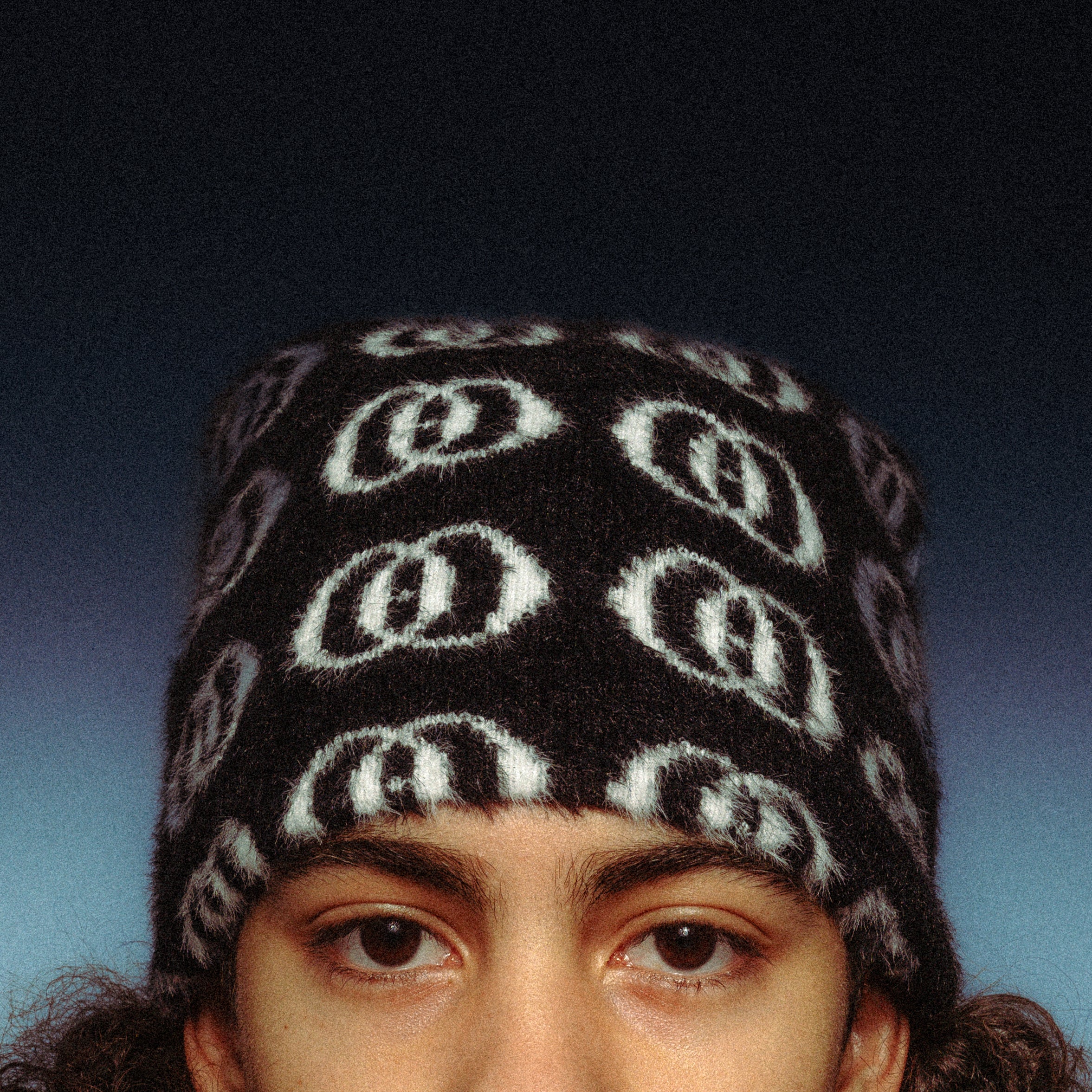 OBSERVANT BLACKEYE MOHAIR BEANIE